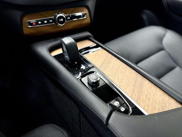 2024 Volvo XC90 B6 Plus Bright Theme 7-Seater