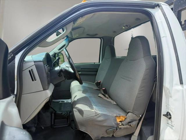 2006 Ford F-550 165  W.B.  2D