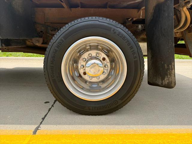 2006 Ford F-550 165  W.B.  2D