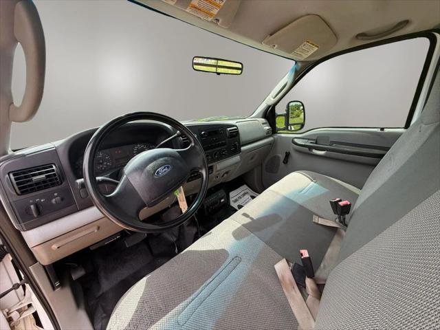 2006 Ford F-550 165  W.B.  2D