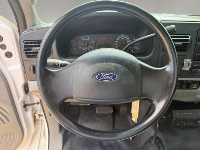 2006 Ford F-550 165  W.B.  2D
