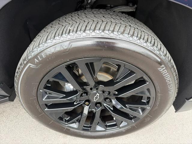2022 Chevrolet Suburban 2WD RST
