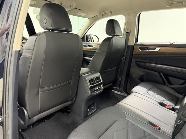 2026 Volkswagen Atlas SE with Technology