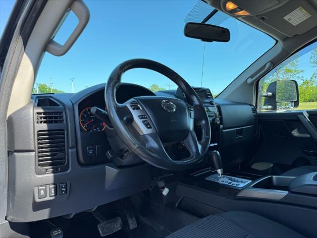 2014 Nissan Titan SV