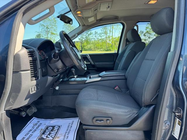 2014 Nissan Titan SV