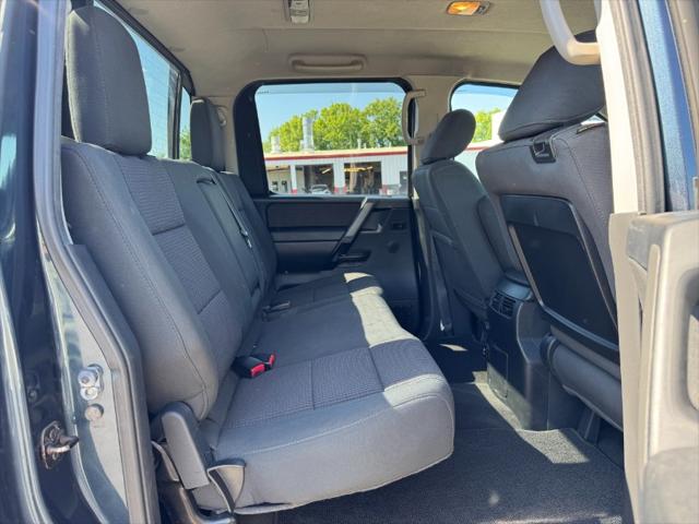 2014 Nissan Titan SV