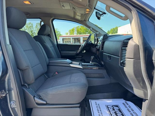 2014 Nissan Titan SV
