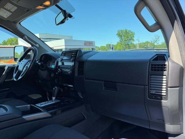 2014 Nissan Titan SV
