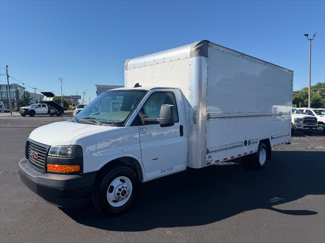 2022 GMC Savana Cutaway Work Van