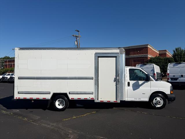 2022 GMC Savana Cutaway Work Van