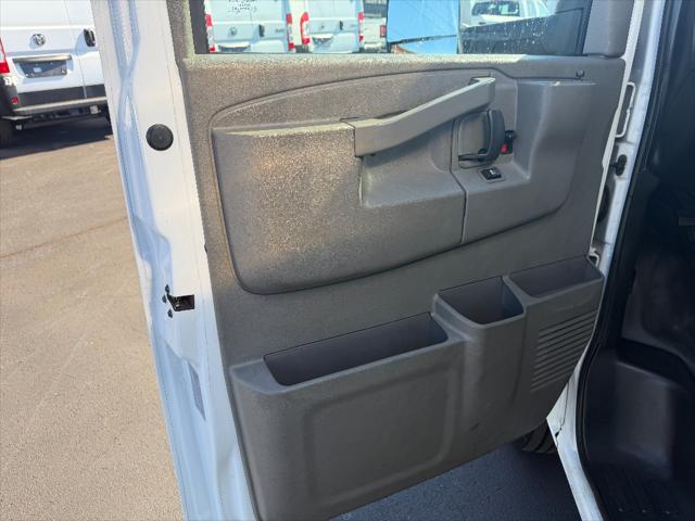 2022 GMC Savana Cutaway Work Van