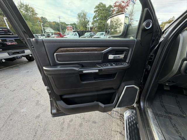 2019 Ram 3500 Laramie Crew Cab 4x4 64 Box