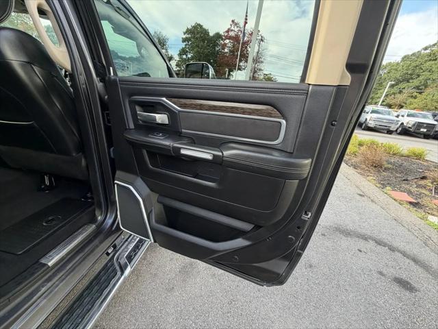 2019 Ram 3500 Laramie Crew Cab 4x4 64 Box