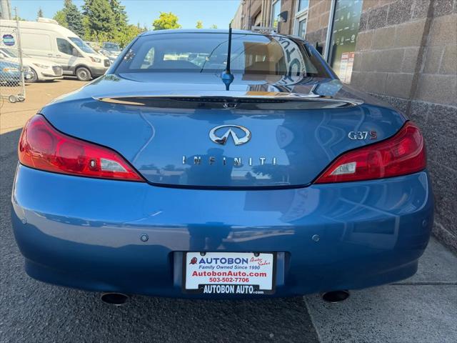 2011 INFINITI G37 Sport