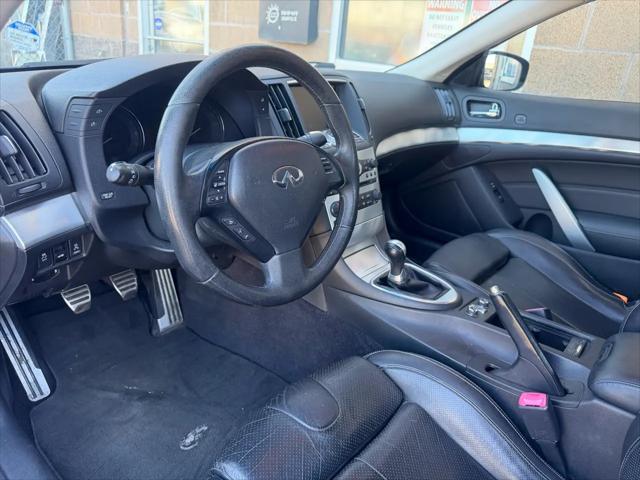 2011 INFINITI G37 Sport