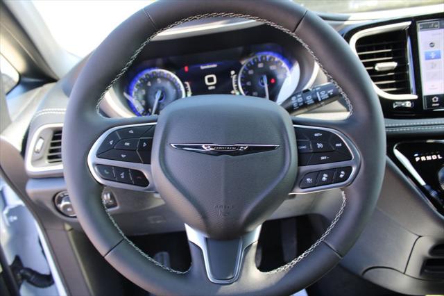2026 Chrysler Pacifica Select AWD