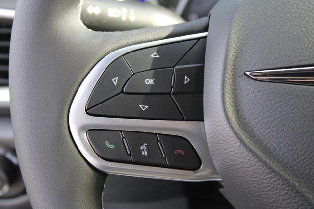 2026 Chrysler Pacifica Select AWD