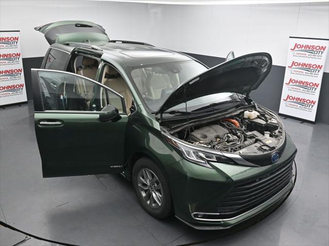 2021 Toyota Sienna XLE