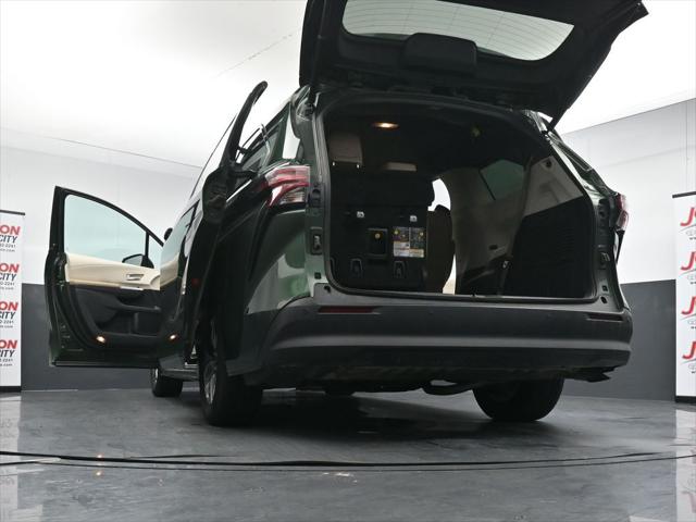 2021 Toyota Sienna XLE