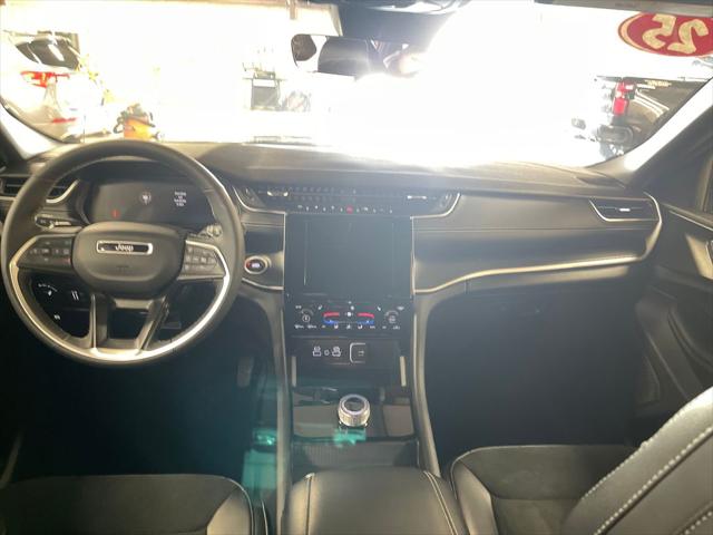 2025 Jeep Grand Cherokee L Altitude 4x4