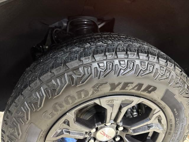 2023 GMC Canyon 4WD Crew Cab Short Box Elevation