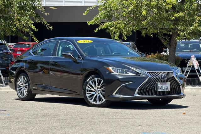 2021 Lexus ES 300h 300h
