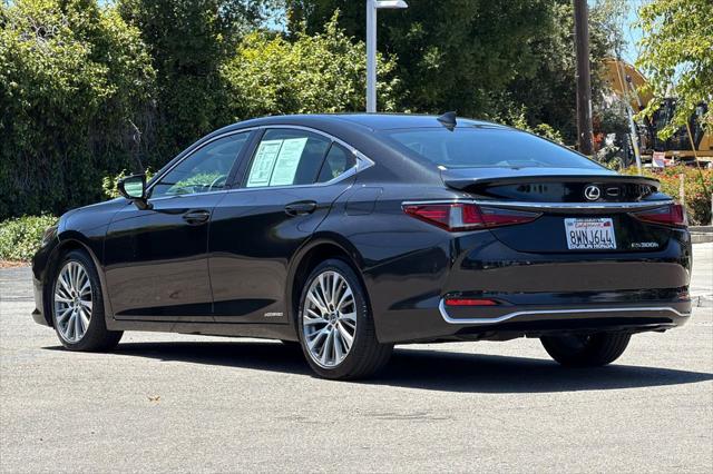 2021 Lexus ES 300h 300h