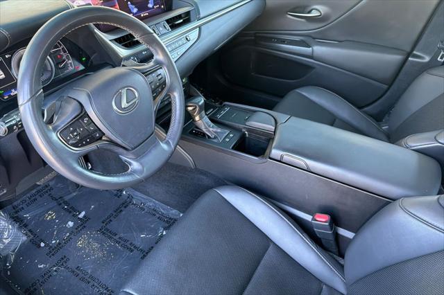 2021 Lexus ES 300h 300h
