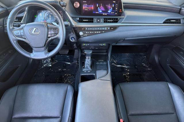 2021 Lexus ES 300h 300h