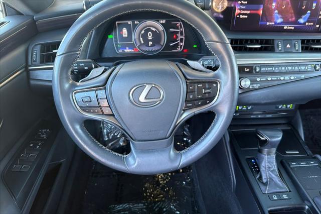 2021 Lexus ES 300h 300h