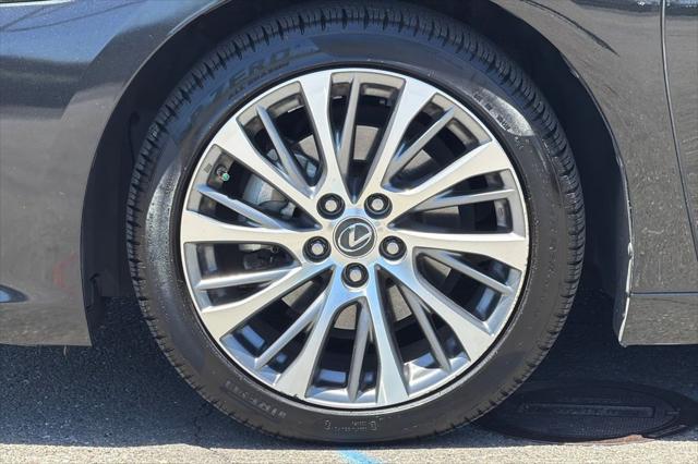 2021 Lexus ES 300h 300h