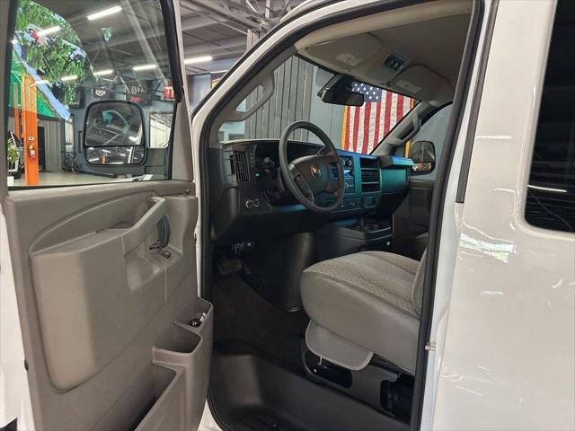 2025 Chevrolet Express Passenger RWD 3500 Extended Wheelbase LT