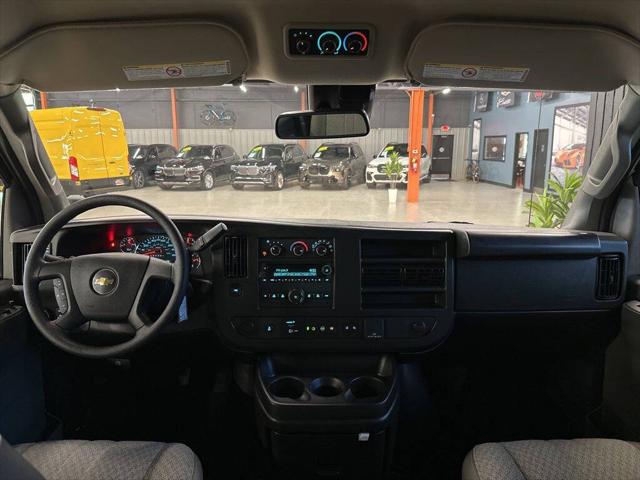2025 Chevrolet Express Passenger RWD 3500 Extended Wheelbase LT