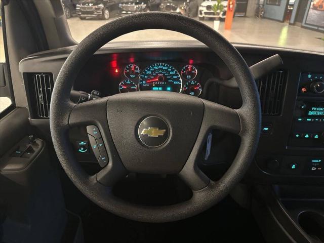 2025 Chevrolet Express Passenger RWD 3500 Extended Wheelbase LT