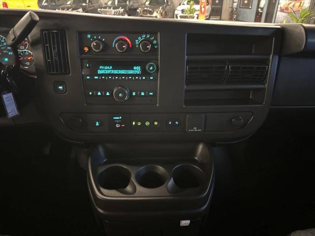 2025 Chevrolet Express Passenger RWD 3500 Extended Wheelbase LT