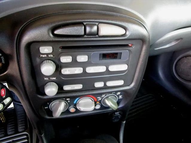 2004 Pontiac Grand Am SE1