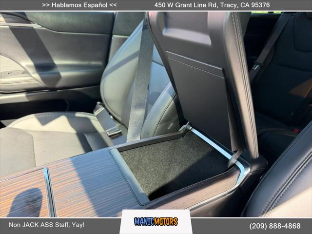 2023 Tesla Model X Standard Range