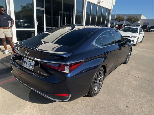 2025 Lexus ES 300h Ultra Luxury