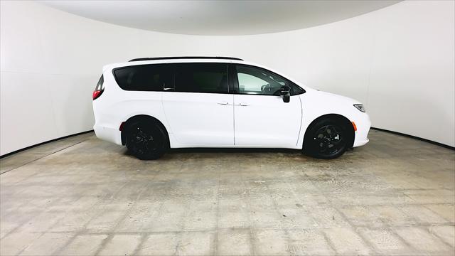 2025 Chrysler Pacifica Hybrid Premiuim S Appearance Package for sale in Cary	, NC