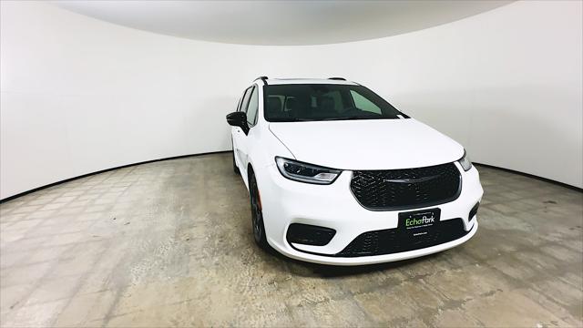 2025 Chrysler Pacifica Hybrid Premiuim S Appearance Package