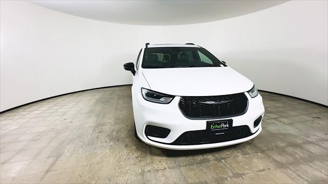 2025 Chrysler Pacifica Hybrid Premiuim S Appearance Package