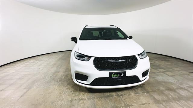 2025 Chrysler Pacifica Hybrid Premiuim S Appearance Package