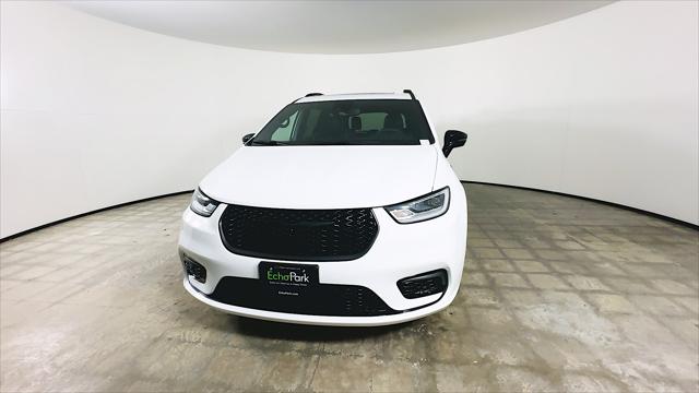 2025 Chrysler Pacifica Hybrid Premiuim S Appearance Package