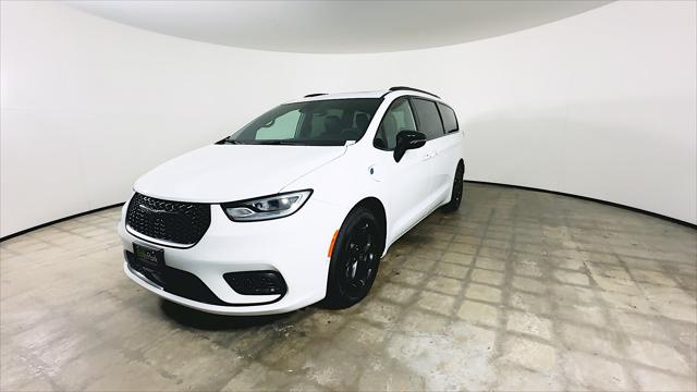 2025 Chrysler Pacifica Hybrid Premiuim S Appearance Package