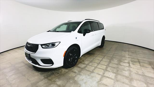 2025 Chrysler Pacifica Hybrid Premiuim S Appearance Package