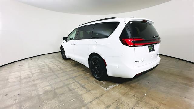 2025 Chrysler Pacifica Hybrid Premiuim S Appearance Package
