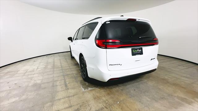 2025 Chrysler Pacifica Hybrid Premiuim S Appearance Package