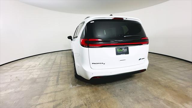 2025 Chrysler Pacifica Hybrid Premiuim S Appearance Package