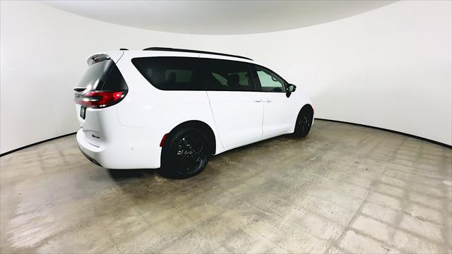2025 Chrysler Pacifica Hybrid Premiuim S Appearance Package