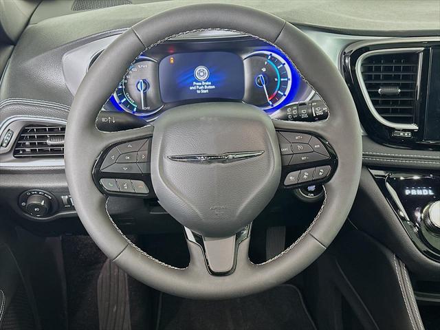 2025 Chrysler Pacifica Hybrid Premiuim S Appearance Package